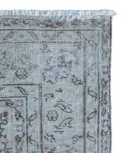 Load image into Gallery viewer, Vintage Rug No. 41