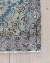 Load image into Gallery viewer, Vintage Rug No. 147

