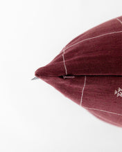 Load image into Gallery viewer, Winifred Pillow Cover
